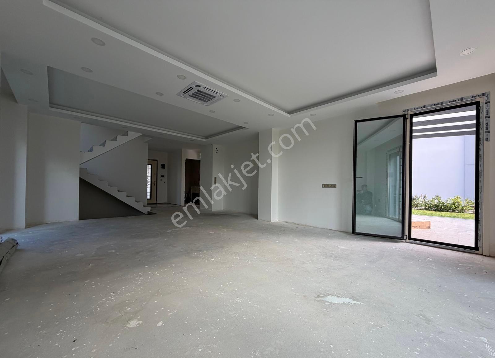 Süleymanpaşa’da-havuzlu-lüks Ve Sıfır-asansörlü Tripleks Villa - Görsel 14