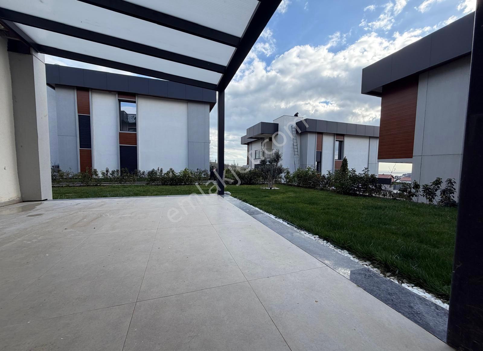 Süleymanpaşa’da-havuzlu-lüks Ve Sıfır-asansörlü Tripleks Villa - Görsel 23