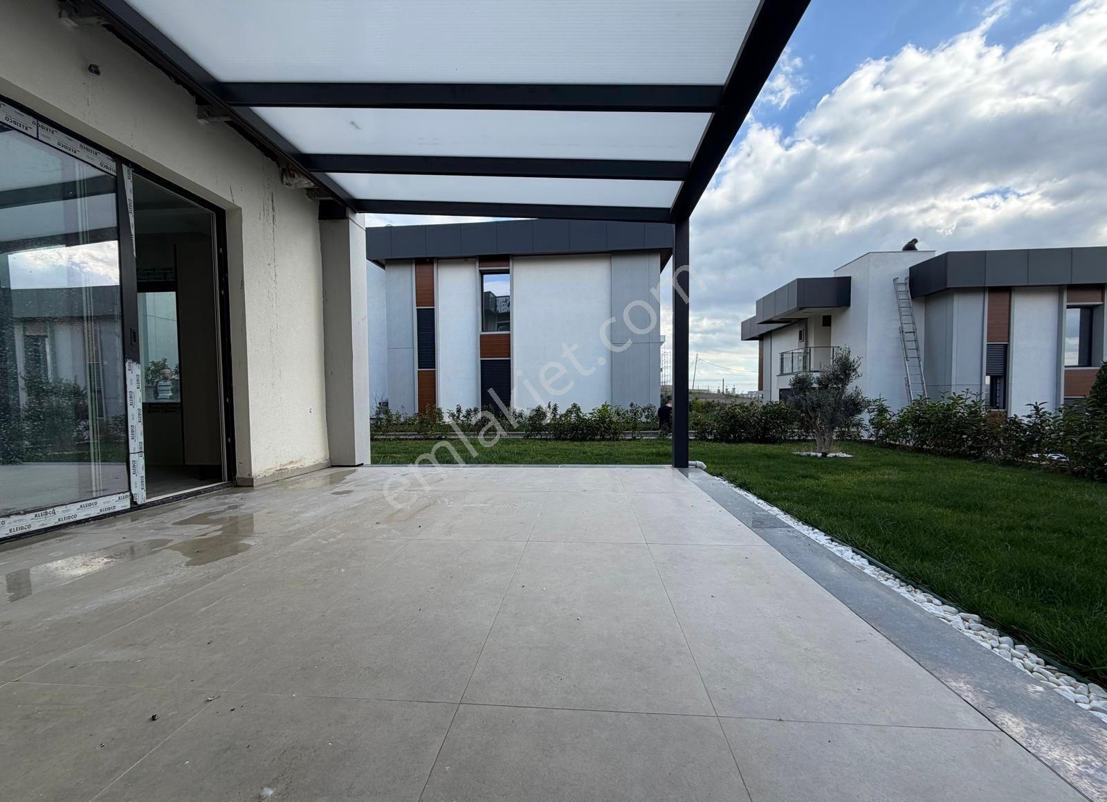 Süleymanpaşa’da-havuzlu-lüks Ve Sıfır-asansörlü Tripleks Villa - Görsel 22