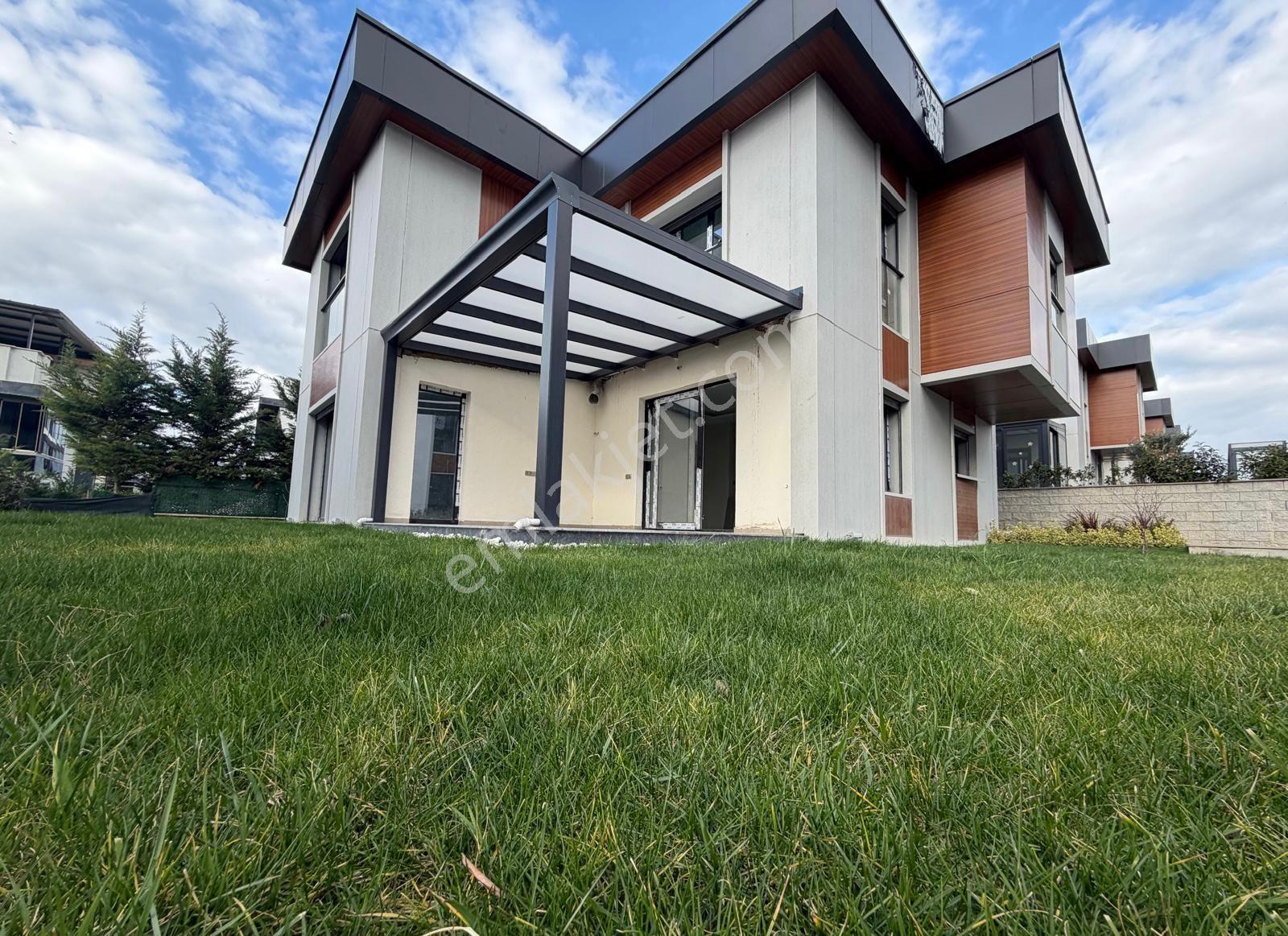 Süleymanpaşa’da-havuzlu-lüks Ve Sıfır-asansörlü Tripleks Villa - Görsel 6