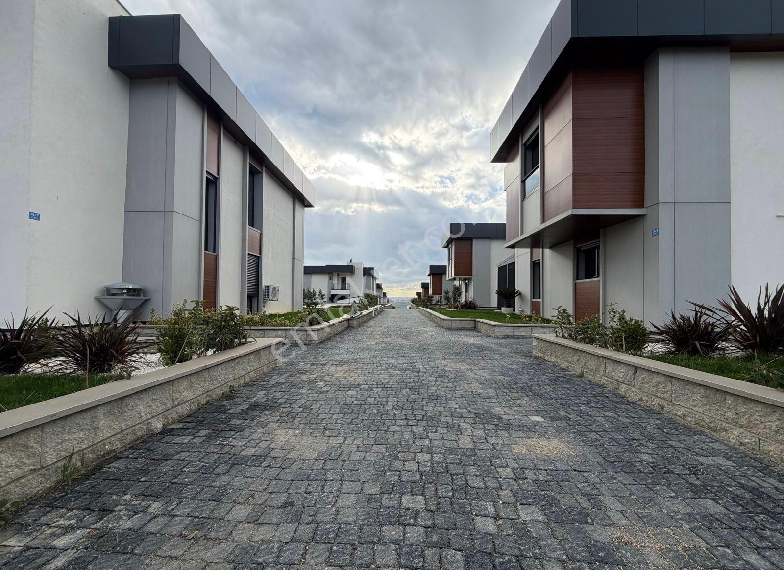 Süleymanpaşa’da-havuzlu-lüks Ve Sıfır-asansörlü Tripleks Villa - Görsel 31