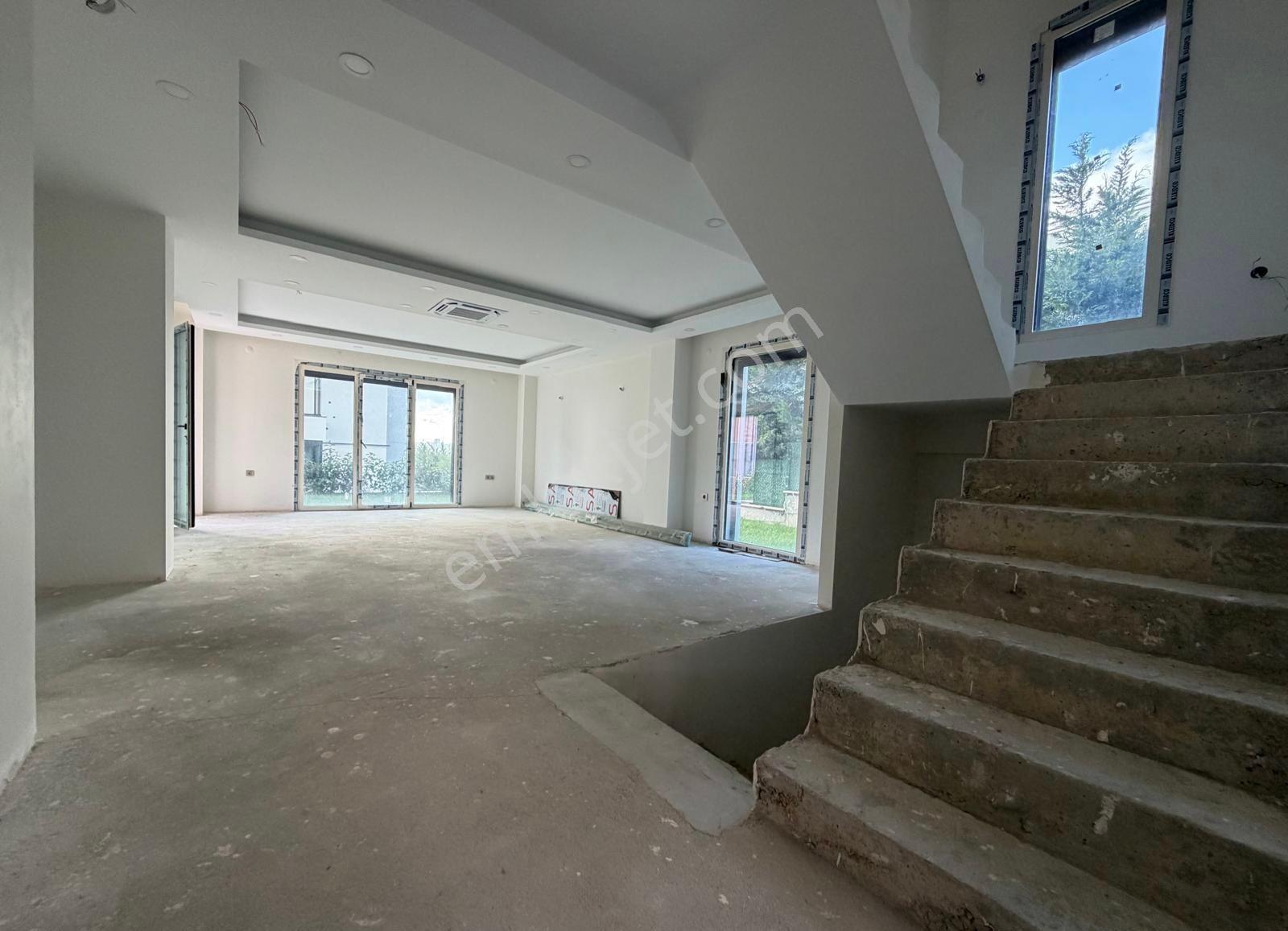 Süleymanpaşa’da-havuzlu-lüks Ve Sıfır-asansörlü Tripleks Villa - Görsel 16