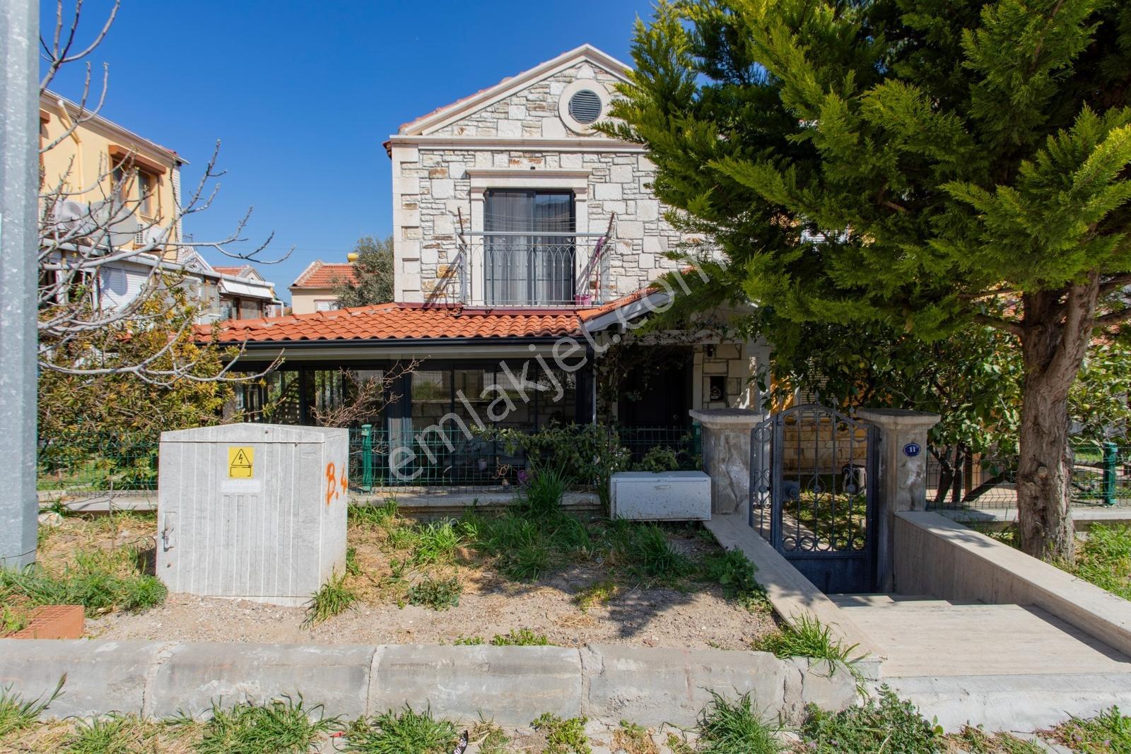 Foça Atatürk Mah. Site İçerisinde Satılık 3+1 Dubleks Taş Villa - Görsel 23