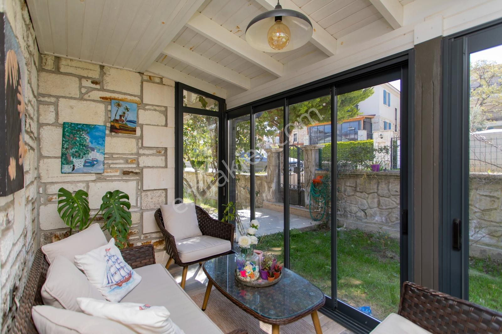 Foça Atatürk Mah. Site İçerisinde Satılık 3+1 Dubleks Taş Villa - Görsel 13