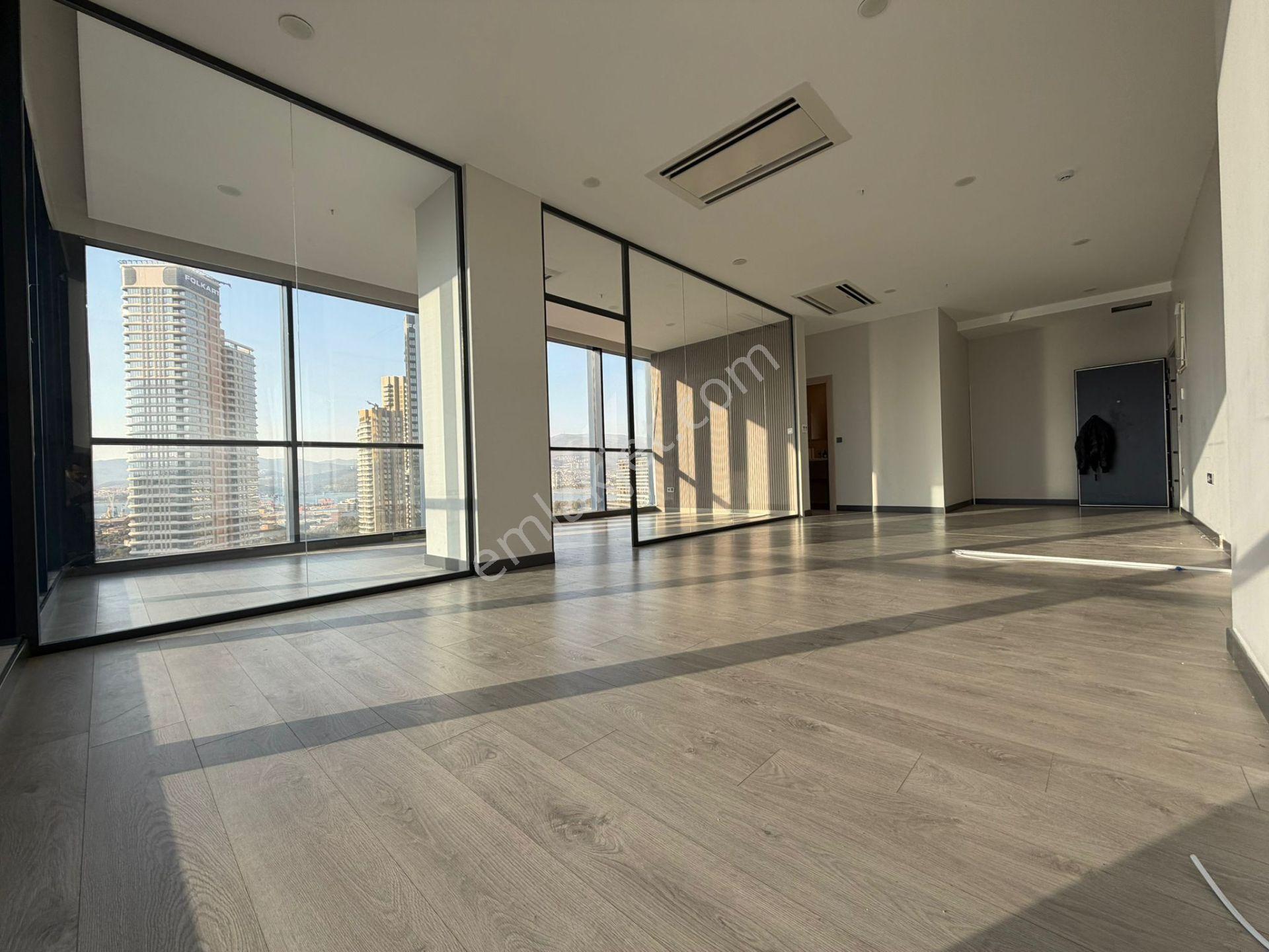 Megapol Çarşı Kule Deniz Manzaralı Kiralık 100 M2 2+1 Ofis - Görsel 17
