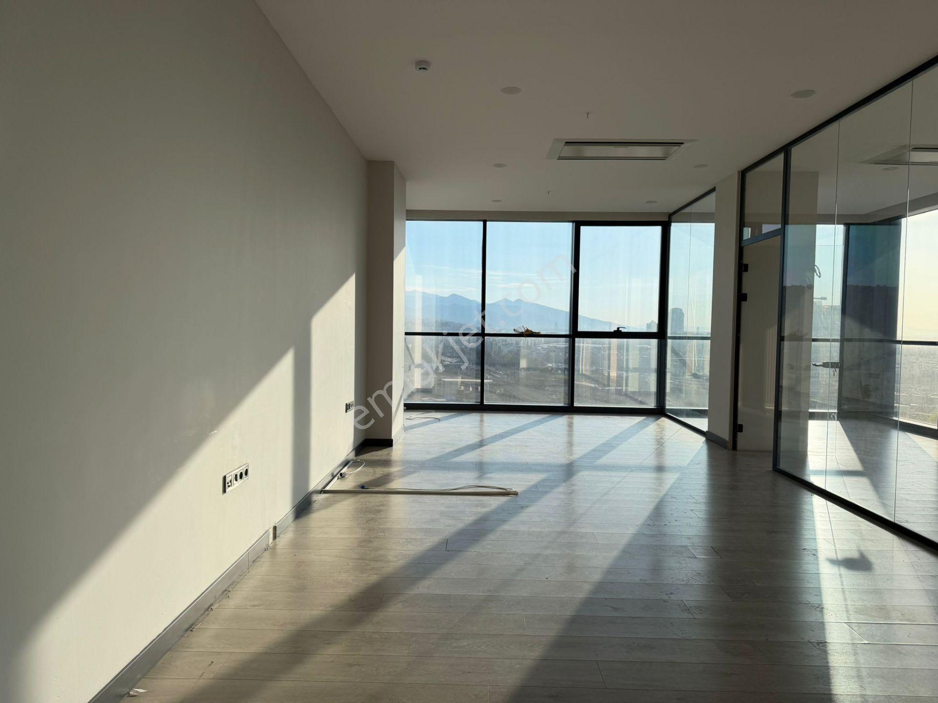 Megapol Çarşı Kule Deniz Manzaralı Kiralık 100 M2 2+1 Ofis - Görsel 8