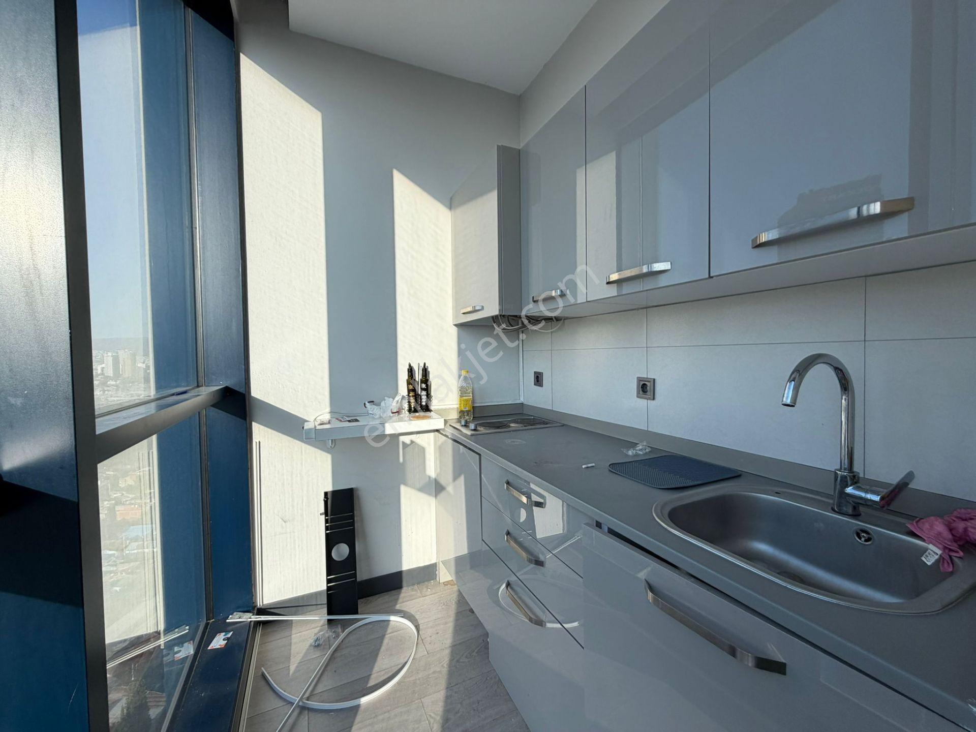 Megapol Çarşı Kule Deniz Manzaralı Kiralık 100 M2 2+1 Ofis - Görsel 23