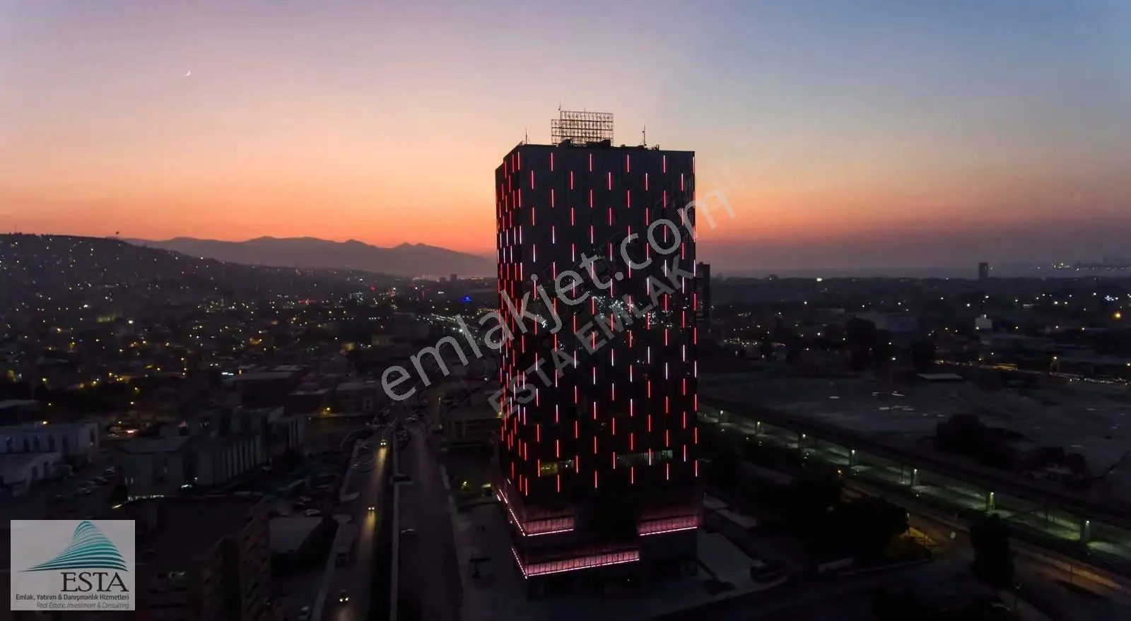 Megapol Çarşı Kule Deniz Manzaralı Kiralık 100 M2 2+1 Ofis - Görsel 2
