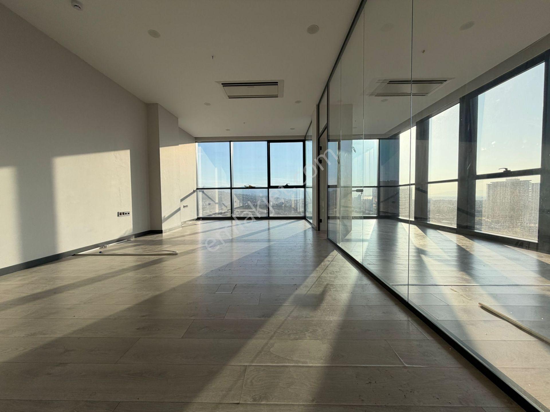 Megapol Çarşı Kule Deniz Manzaralı Kiralık 100 M2 2+1 Ofis - Görsel 18