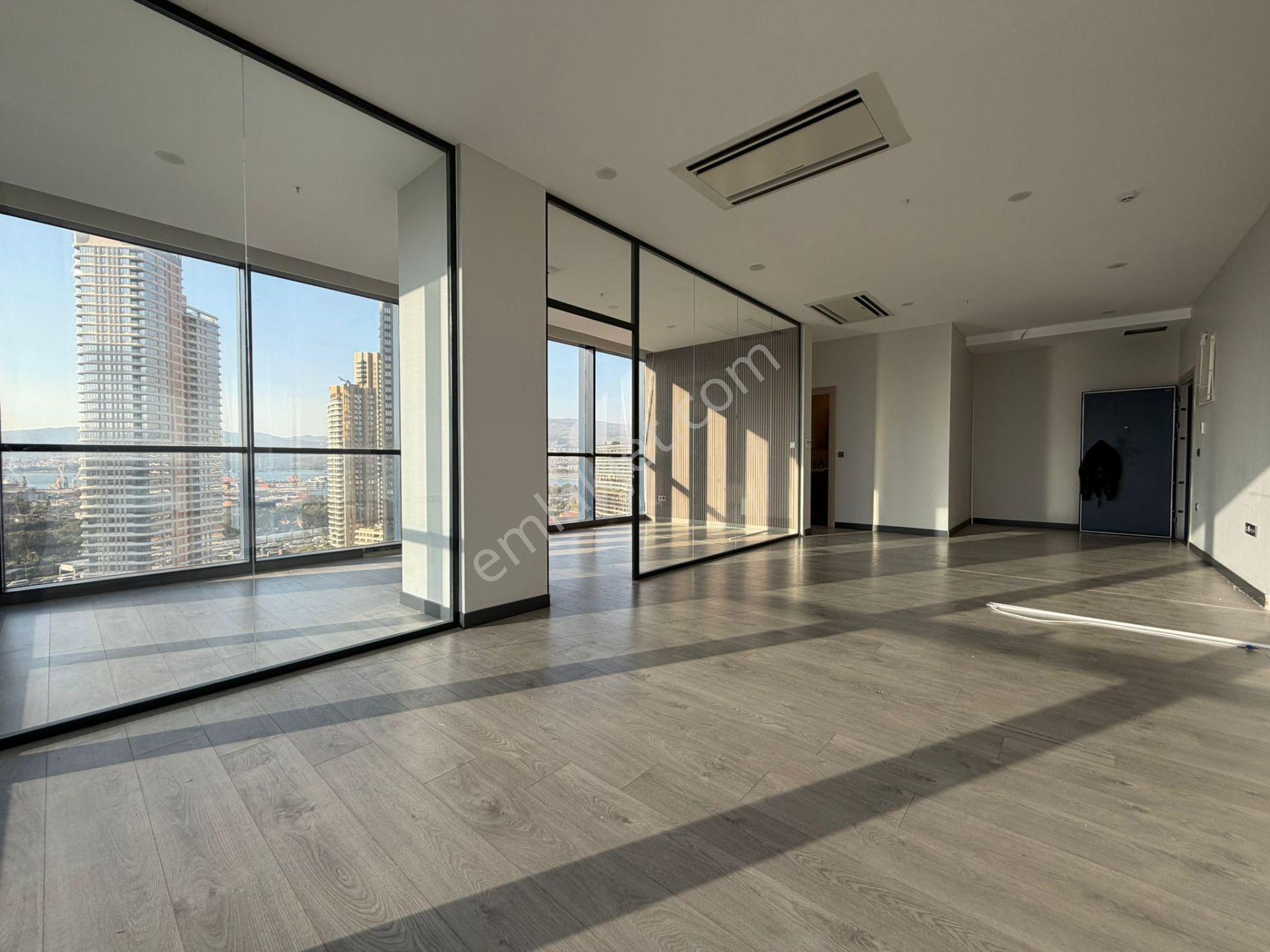 Megapol Çarşı Kule Deniz Manzaralı Kiralık 100 M2 2+1 Ofis - Görsel 16