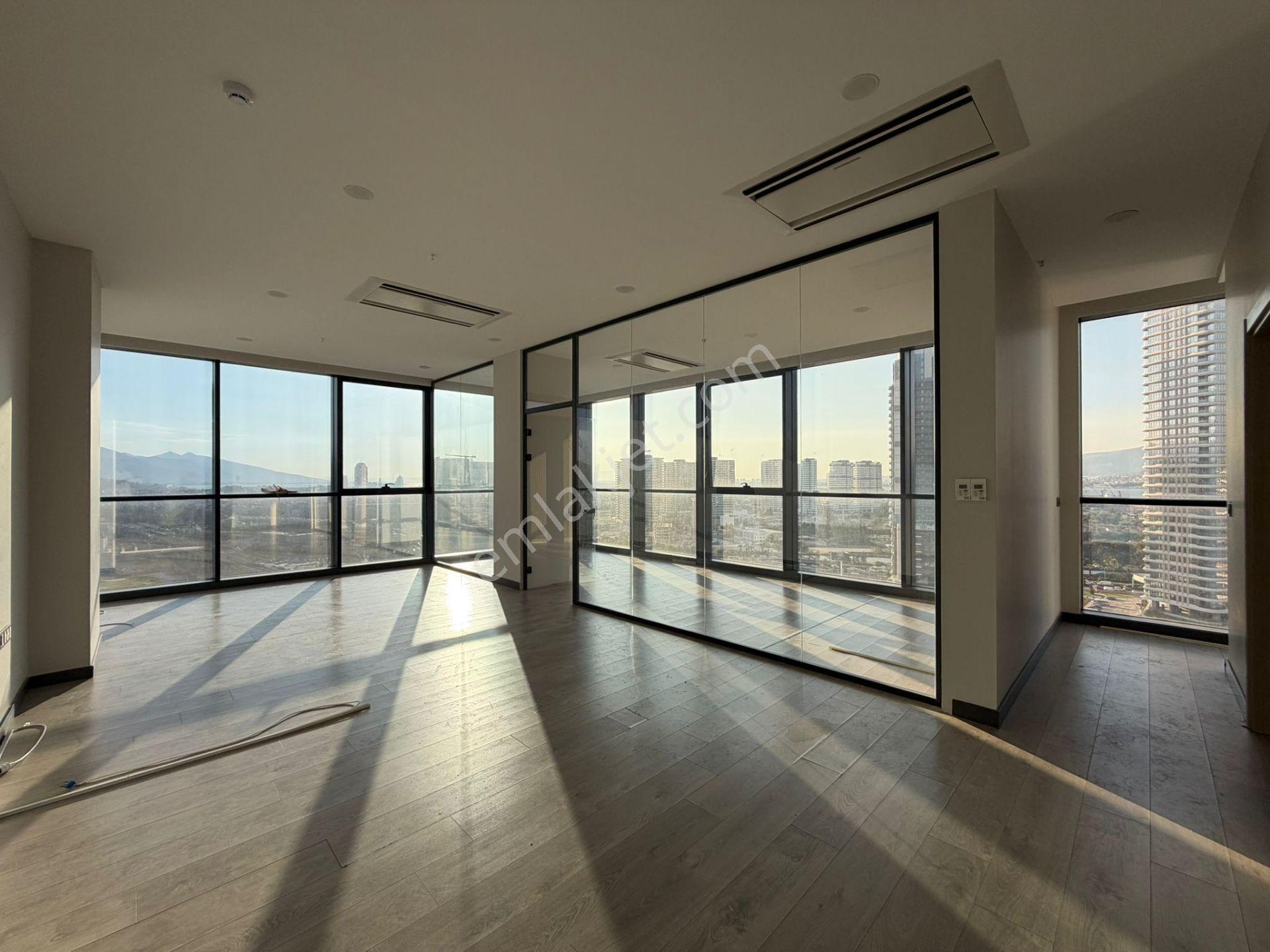 Megapol Çarşı Kule Deniz Manzaralı Kiralık 100 M2 2+1 Ofis - Görsel 25