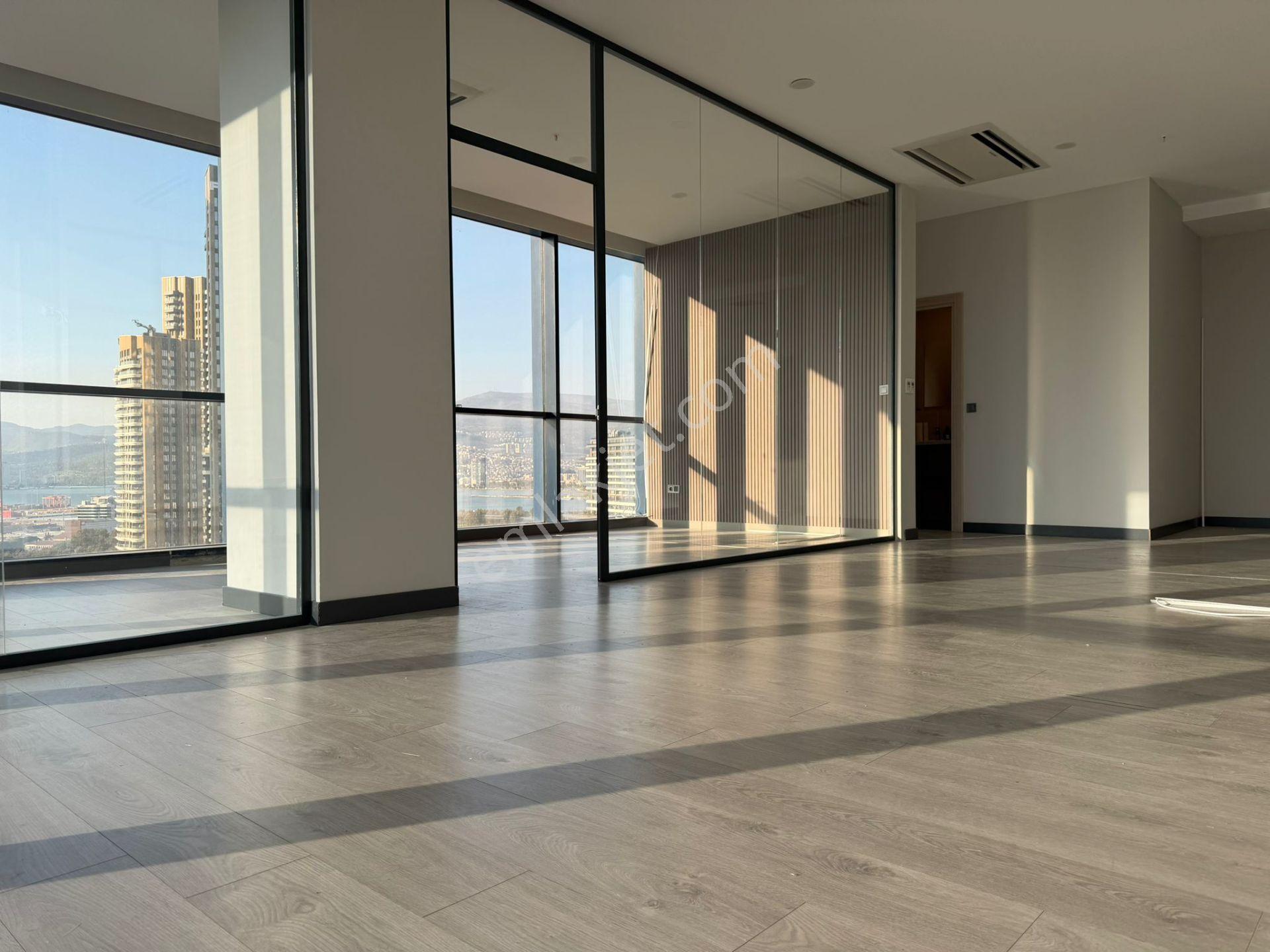 Megapol Çarşı Kule Deniz Manzaralı Kiralık 100 M2 2+1 Ofis - Görsel 13