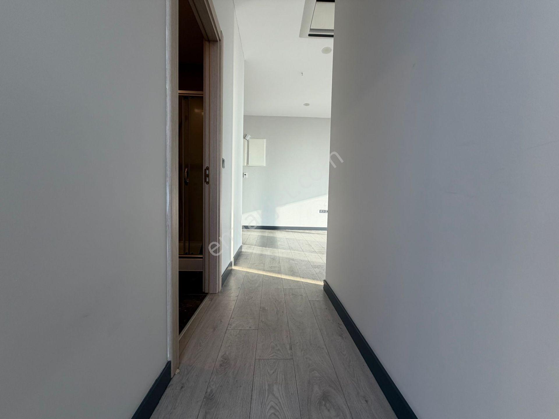 Megapol Çarşı Kule Deniz Manzaralı Kiralık 100 M2 2+1 Ofis - Görsel 24