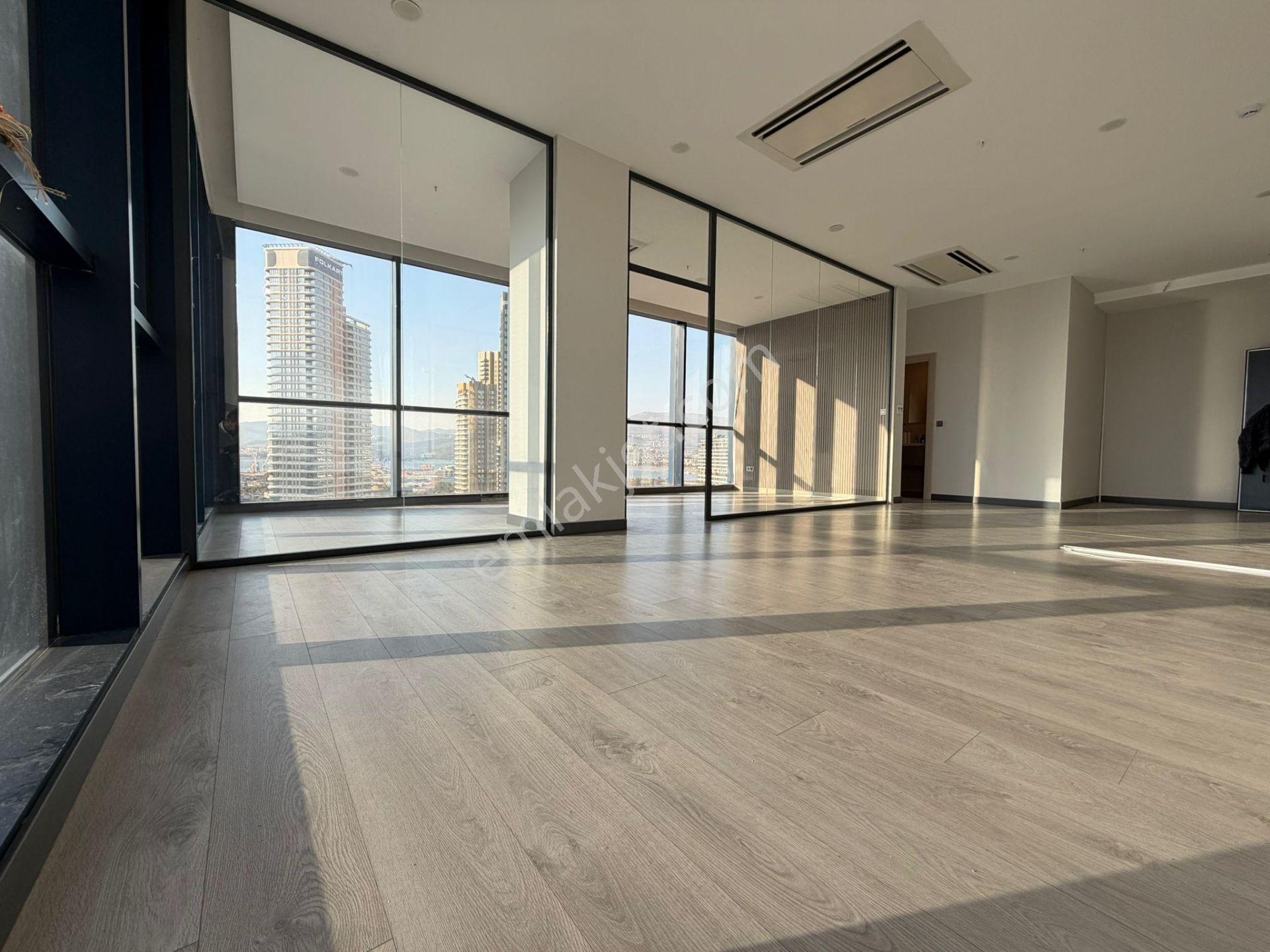 Megapol Çarşı Kule Deniz Manzaralı Kiralık 100 M2 2+1 Ofis - Görsel 15