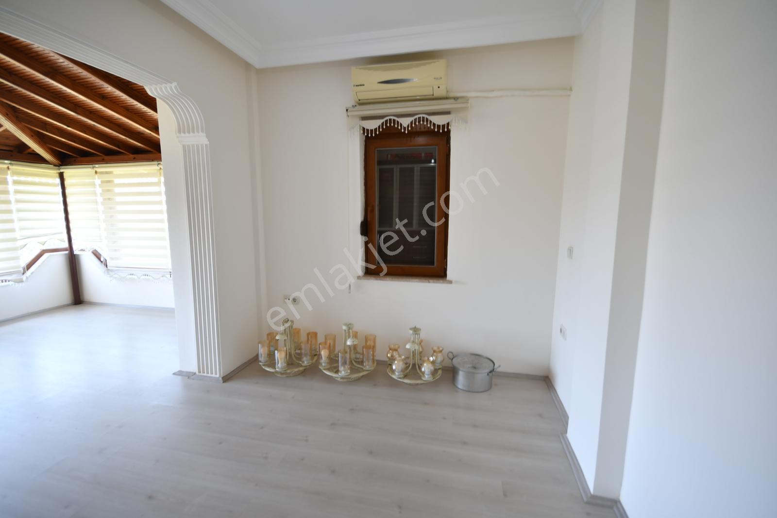 Manavgat Çolaklı Da Denize Yakın Site İçi Satılık Tripleks Villa - Görsel 14