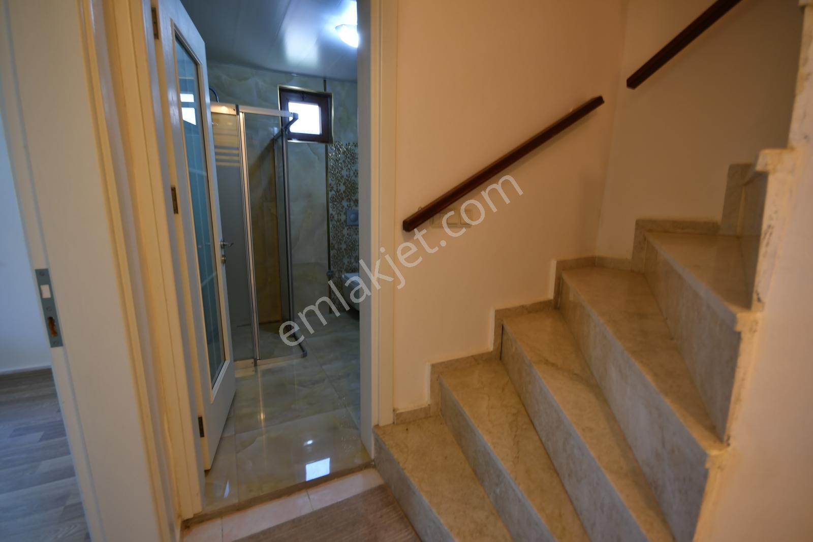 Manavgat Çolaklı Da Denize Yakın Site İçi Satılık Tripleks Villa - Görsel 13