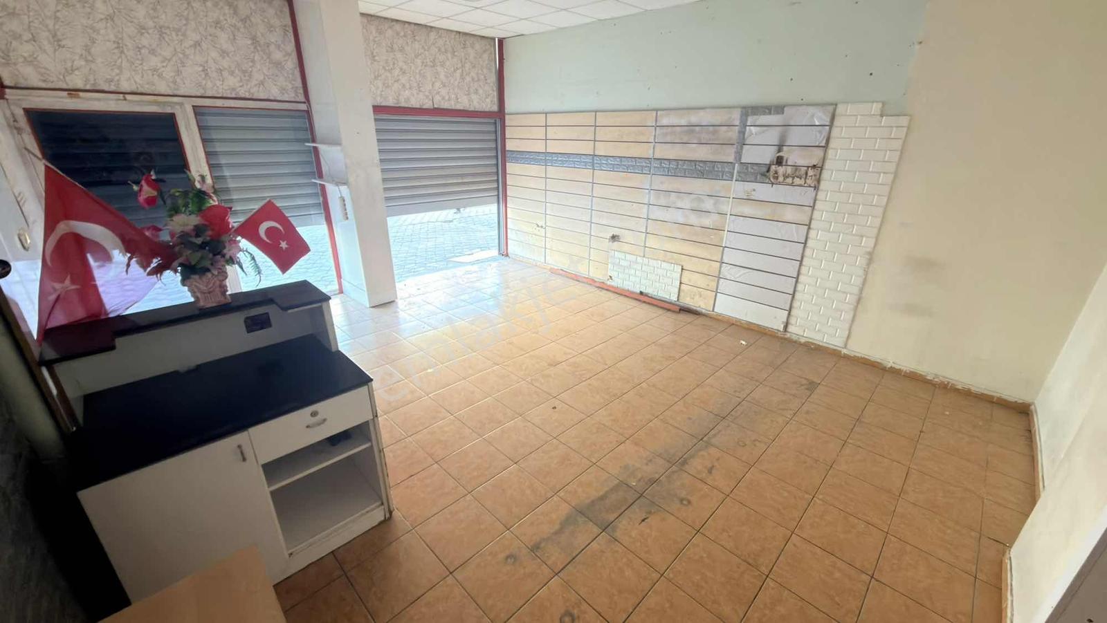 Çetin Emlak'tan 35 M2 Elektirikli Kepenkli Kiralık Fırsat Dükkan - Görsel 13