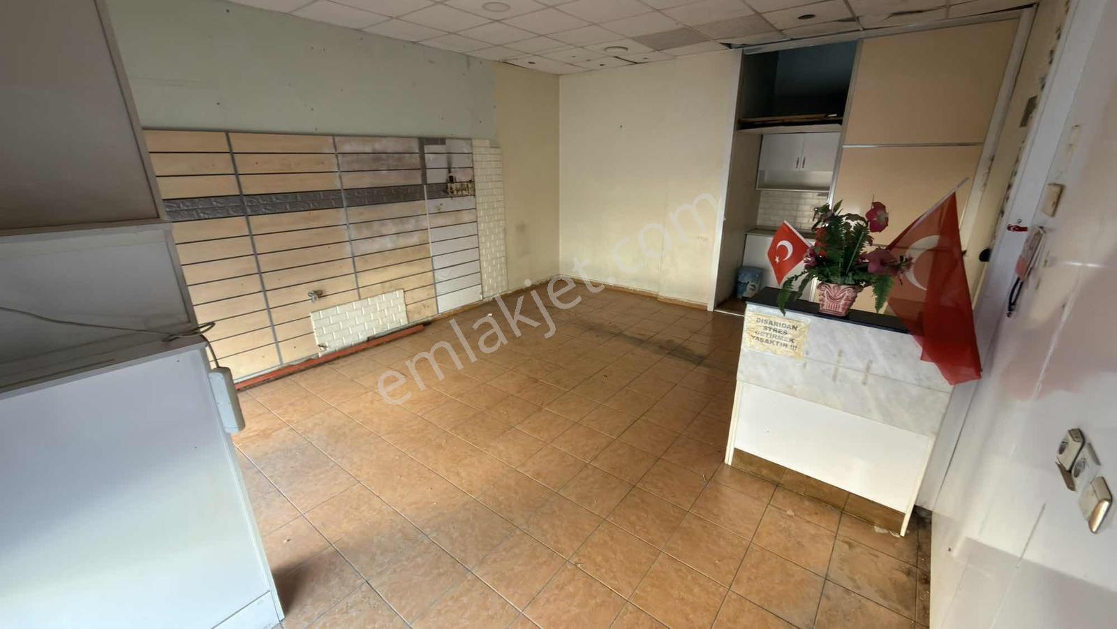 Çetin Emlak'tan 35 M2 Elektirikli Kepenkli Kiralık Fırsat Dükkan - Görsel 9