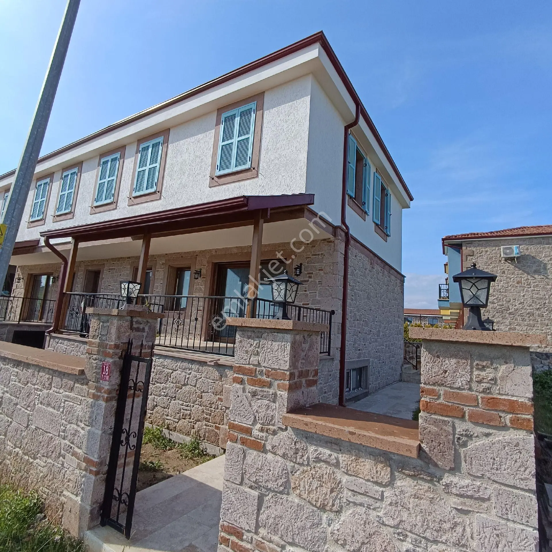 Taş Emlak'tan Küçükköy'de 5+1 Sıfır Villa
