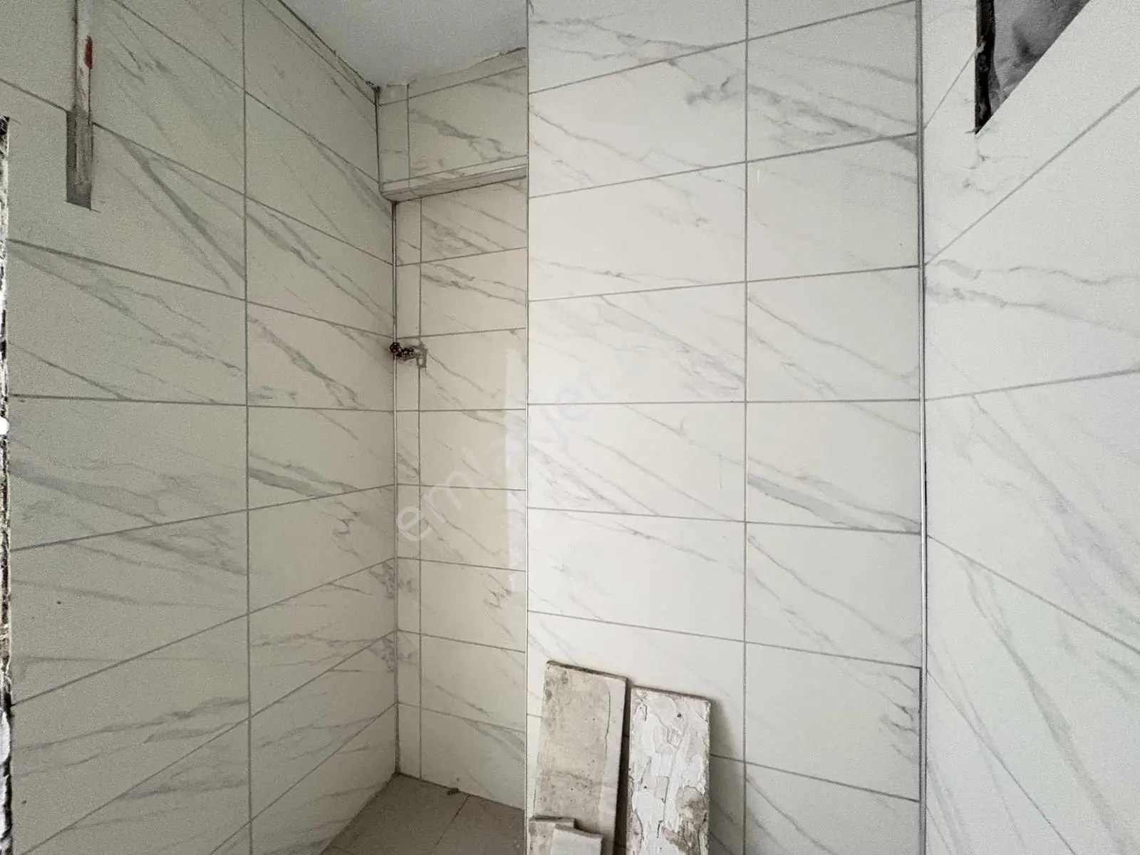 Binkonutlarda Cadde Cepheli Full Yapılı Geniş Daire - Görsel 9