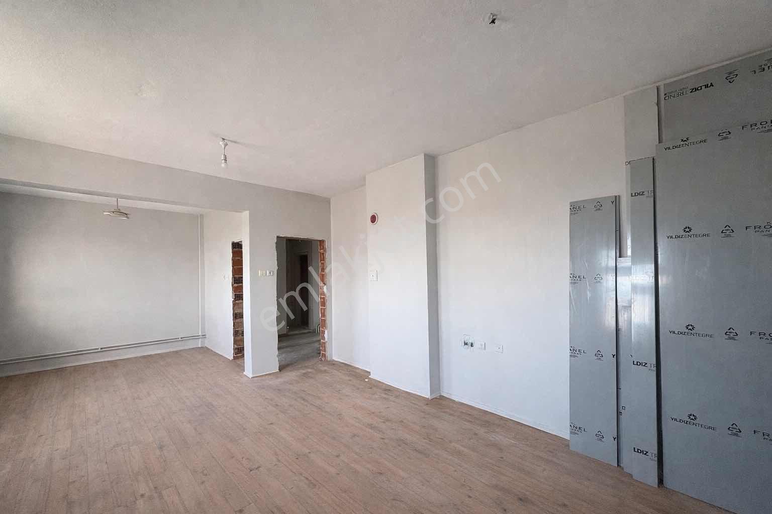 Binkonutlarda Cadde Cepheli Full Yapılı Geniş Daire - Görsel 3