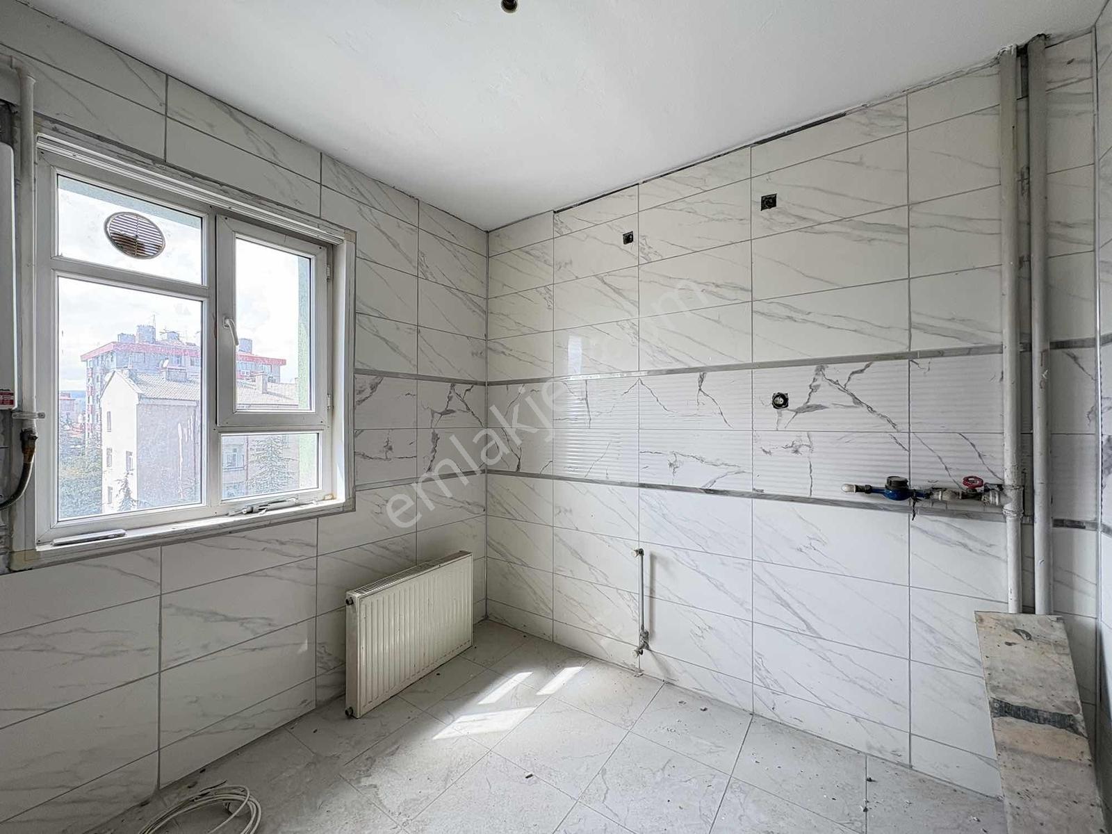 Binkonutlarda Cadde Cepheli Full Yapılı Geniş Daire - Görsel 14