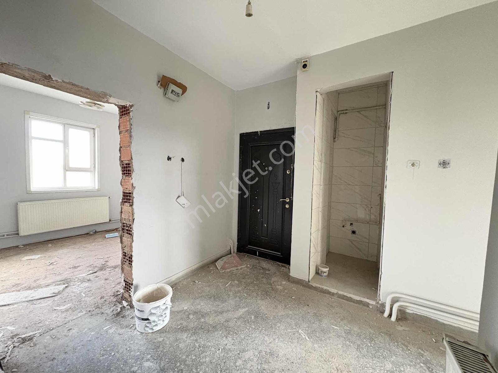 Binkonutlarda Cadde Cepheli Full Yapılı Geniş Daire - Görsel 24