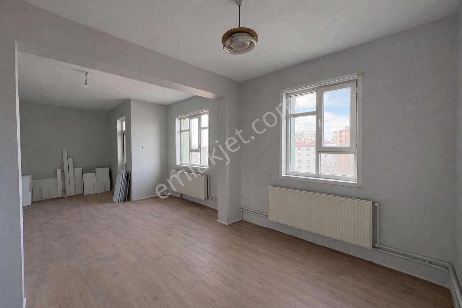 Binkonutlarda Cadde Cepheli Full Yapılı Geniş Daire - Görsel 13