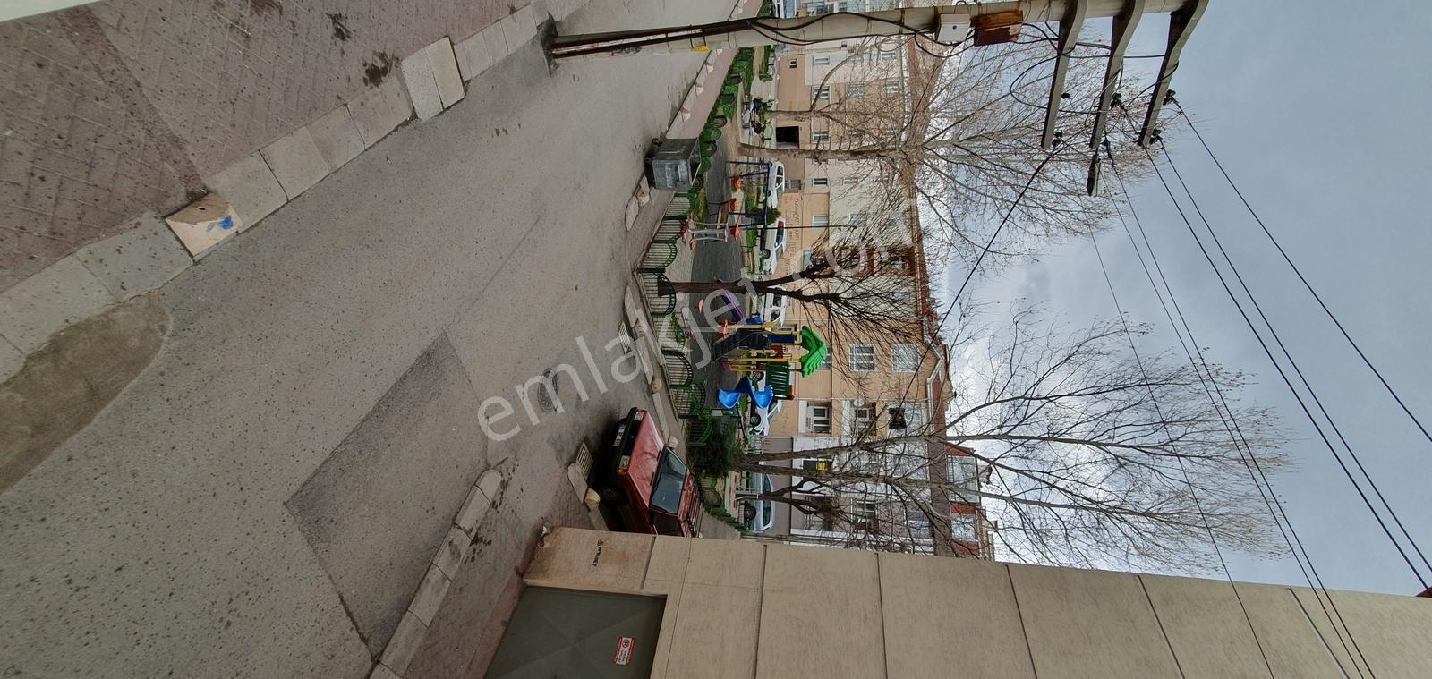 Sakarya Cad. Hatboyu Yakını Park Manzaralı, Bakımlı Satılık 2+1 - Görsel 4