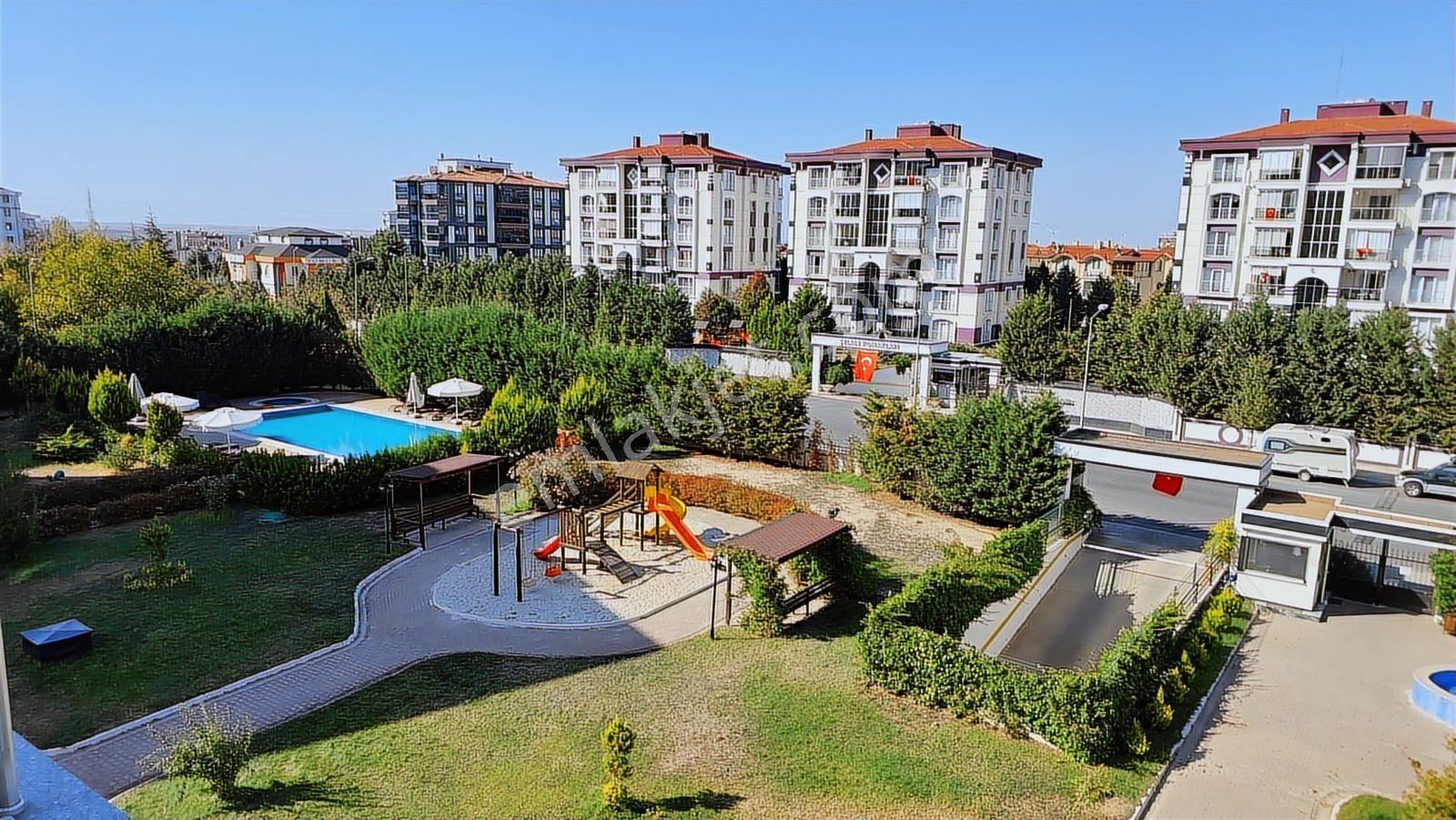 Tekirdağ Çorlu Hürriyet Mahallesi Kiralık 4+1 Lüks Daire - Görsel 4