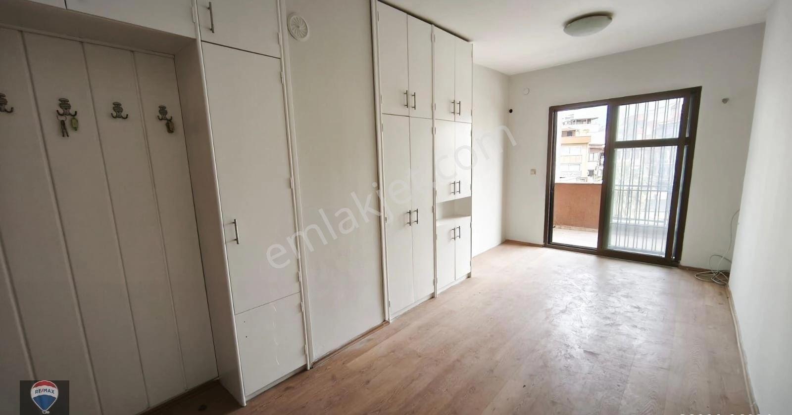 Kuşadası Camikebir Mahallesi – Merkezi Konumda Kiralık Ofis - Görsel 12