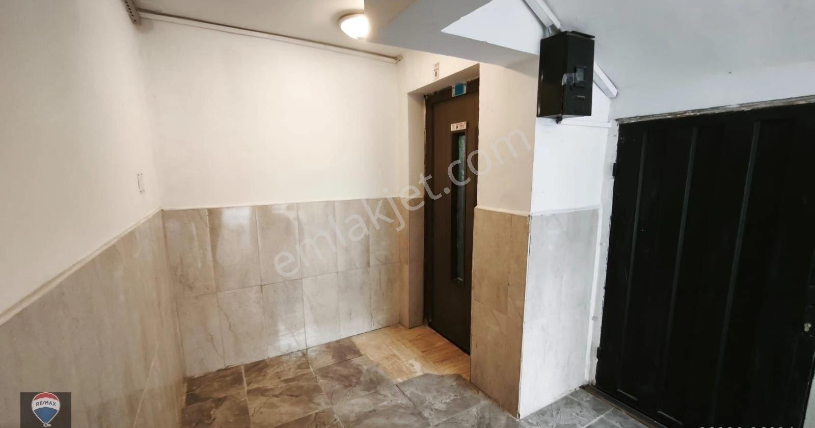 Kuşadası Camikebir Mahallesi – Merkezi Konumda Kiralık Ofis - Görsel 3