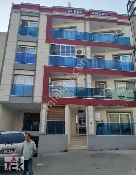 Şehir Hastanesi Vestpark Yakını Ana Çadde Üzerinde Yüksek Giriş
