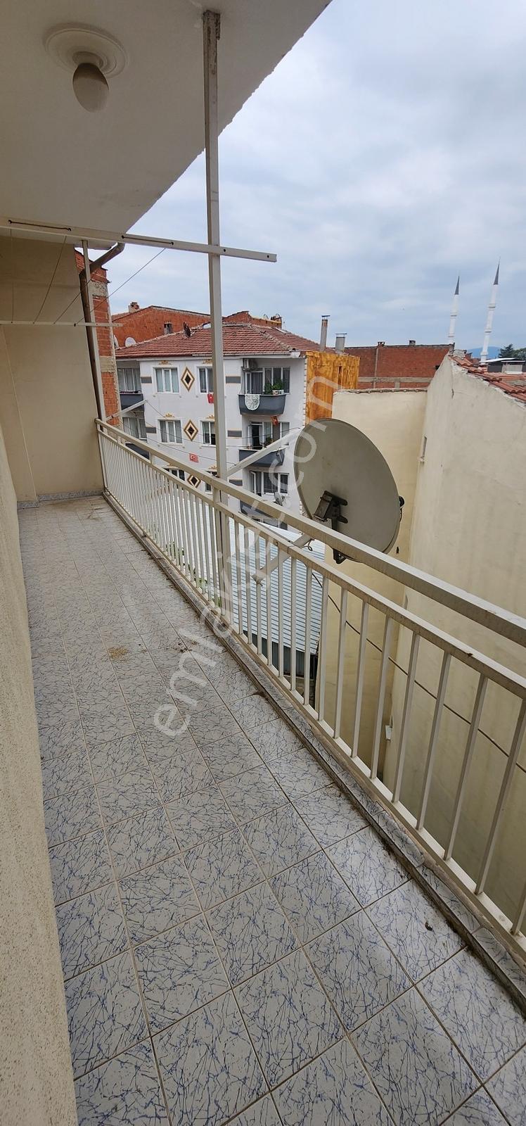 Kariyer'den İnegöl Merkez'de 3+1 Eşyalı Kiralık Daire - Görsel 8