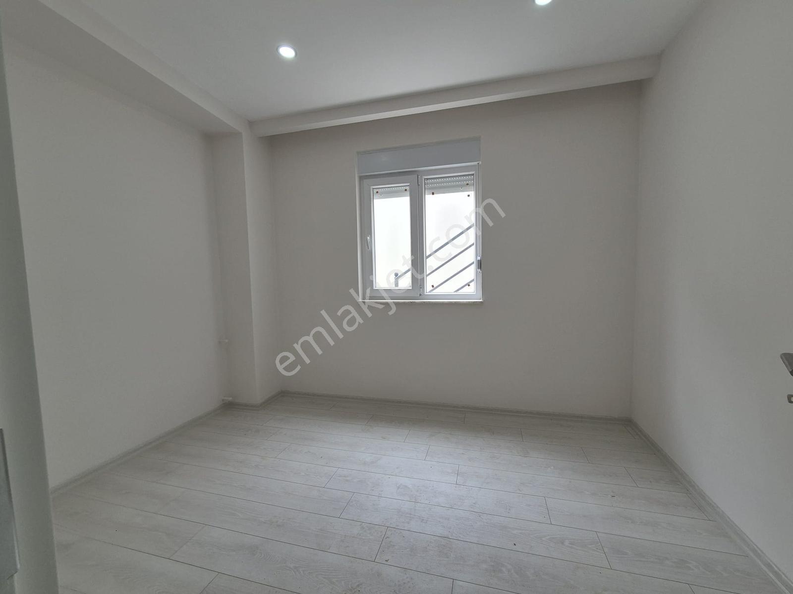 Erenköy'de Açık Mutfaklı Sıfır Kullanışlı Giriş Kat 2+1 Daire - Görsel 12