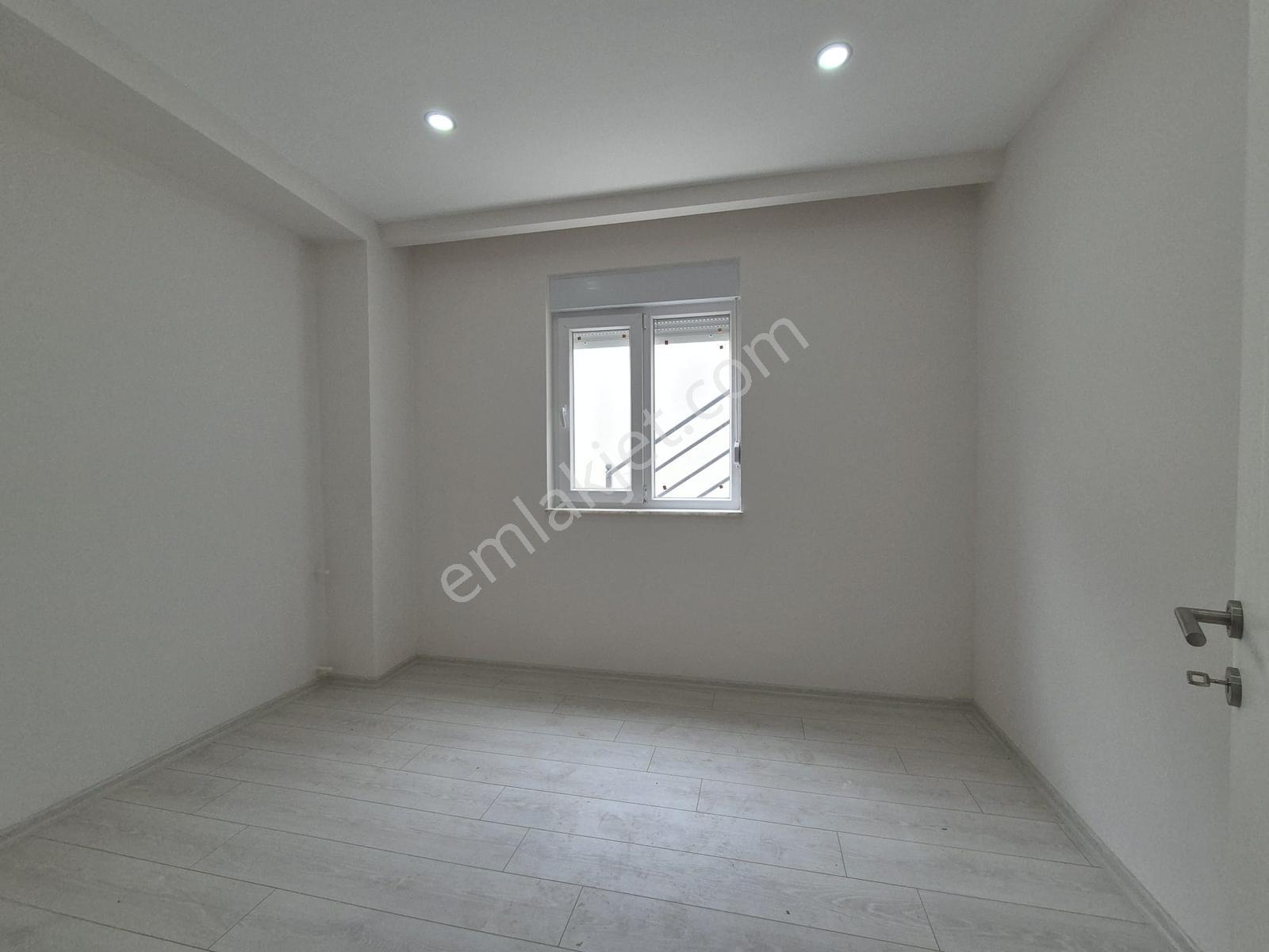 Erenköy'de Açık Mutfaklı Sıfır Kullanışlı Giriş Kat 2+1 Daire - Görsel 13