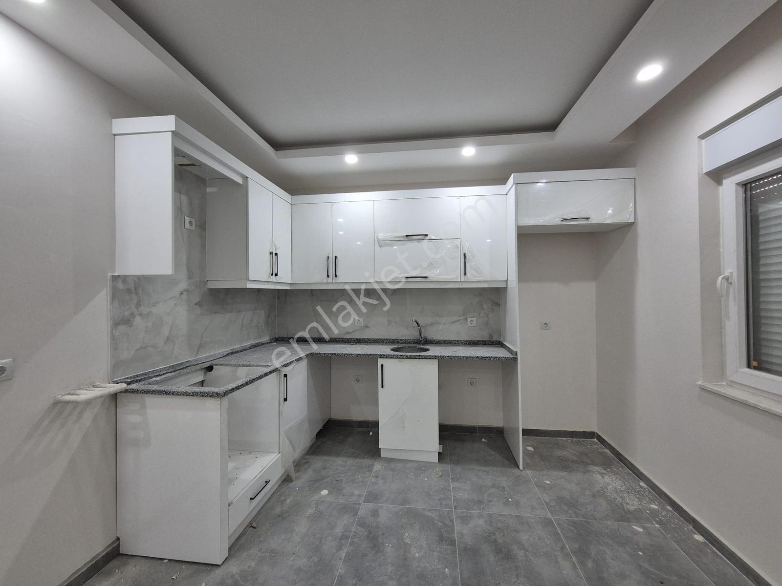 Erenköy'de Açık Mutfaklı Sıfır Kullanışlı Giriş Kat 2+1 Daire - Görsel 20