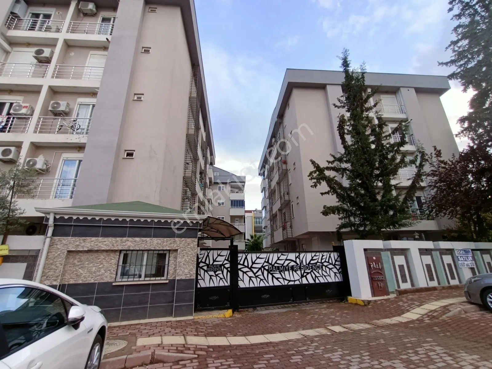 Antalya Konyaaltı Uluç Havuzlu Sitede Eşyalı Kiralık 3+1 Daire - Görsel 2