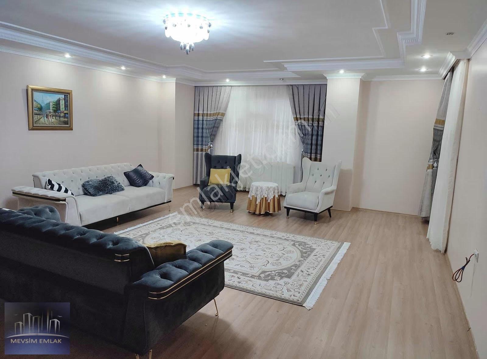 Mevsim Emlaktan Gölbaşında 240 M2 Satılık 3+1 Daire Park Cepheli