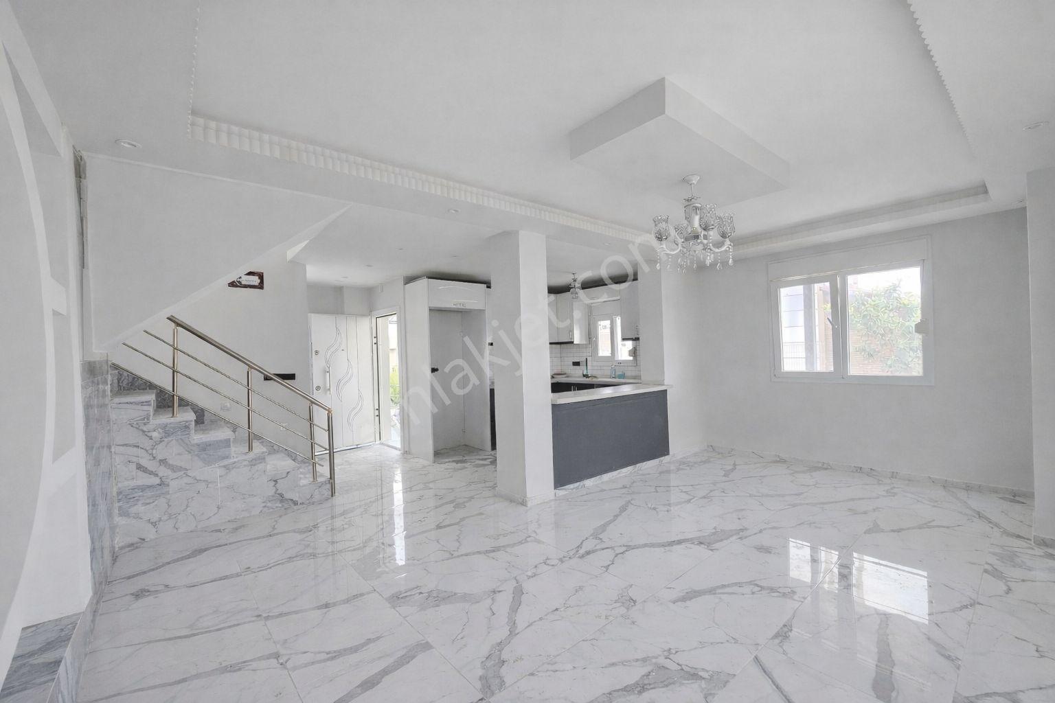 Ayvalık Altınova'da 5+1satılık Villa Plaja 250 M - Görsel 2