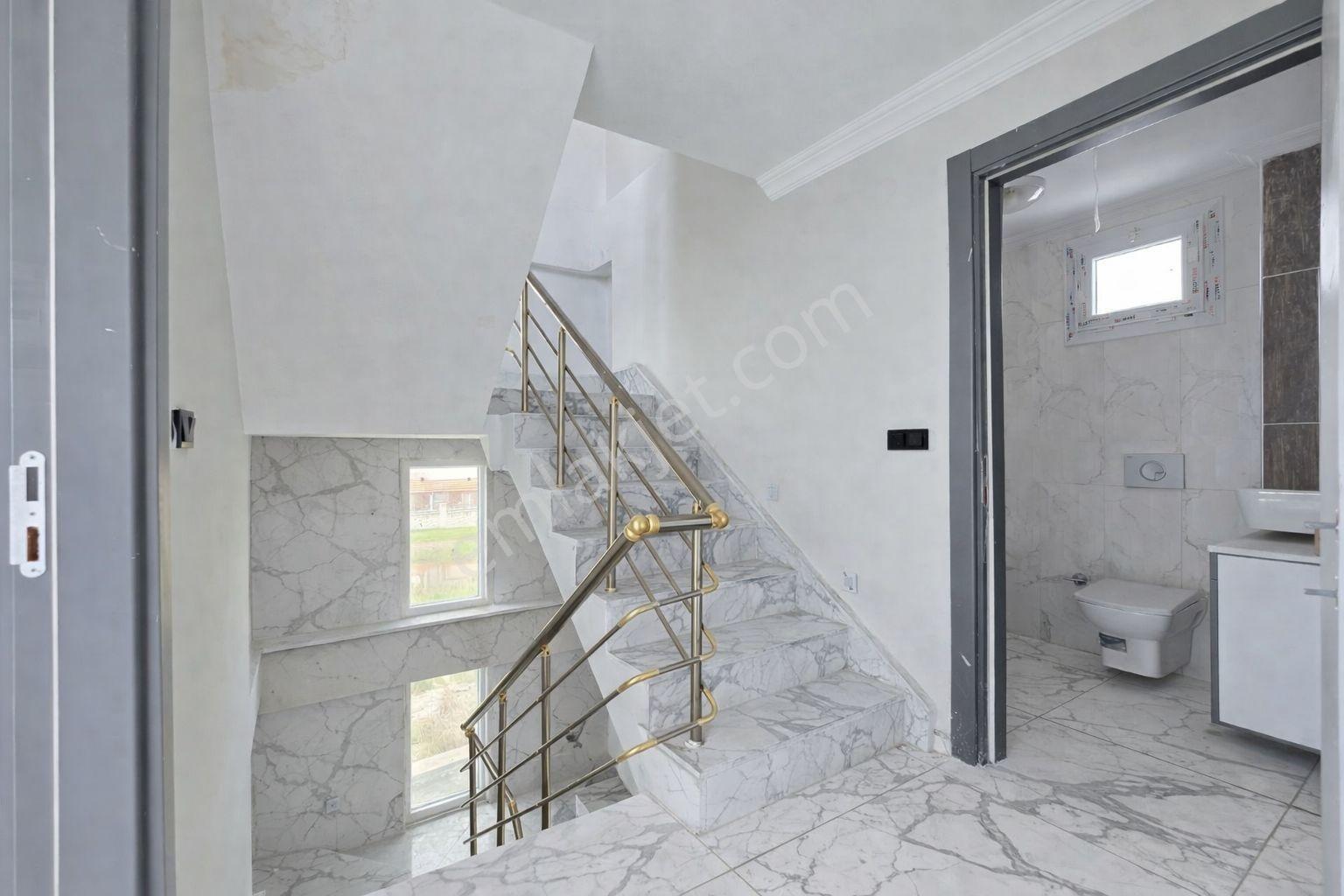 Ayvalık Altınova'da 5+1satılık Villa Plaja 250 M - Görsel 9