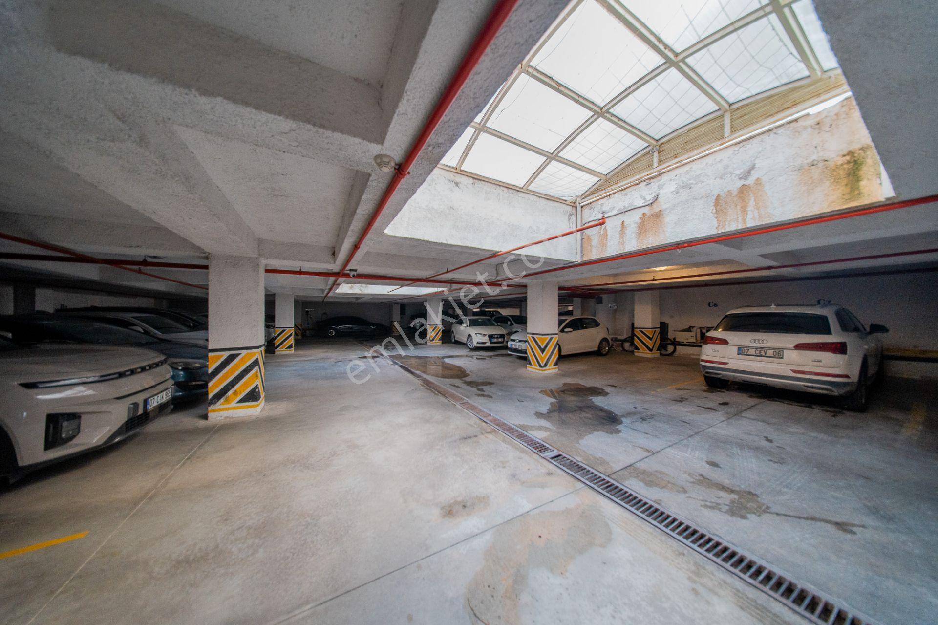 Uncalı Lexus Konutları'nda Havuz Manzaralı Kapalıotoparklı 3+1 - Görsel 29