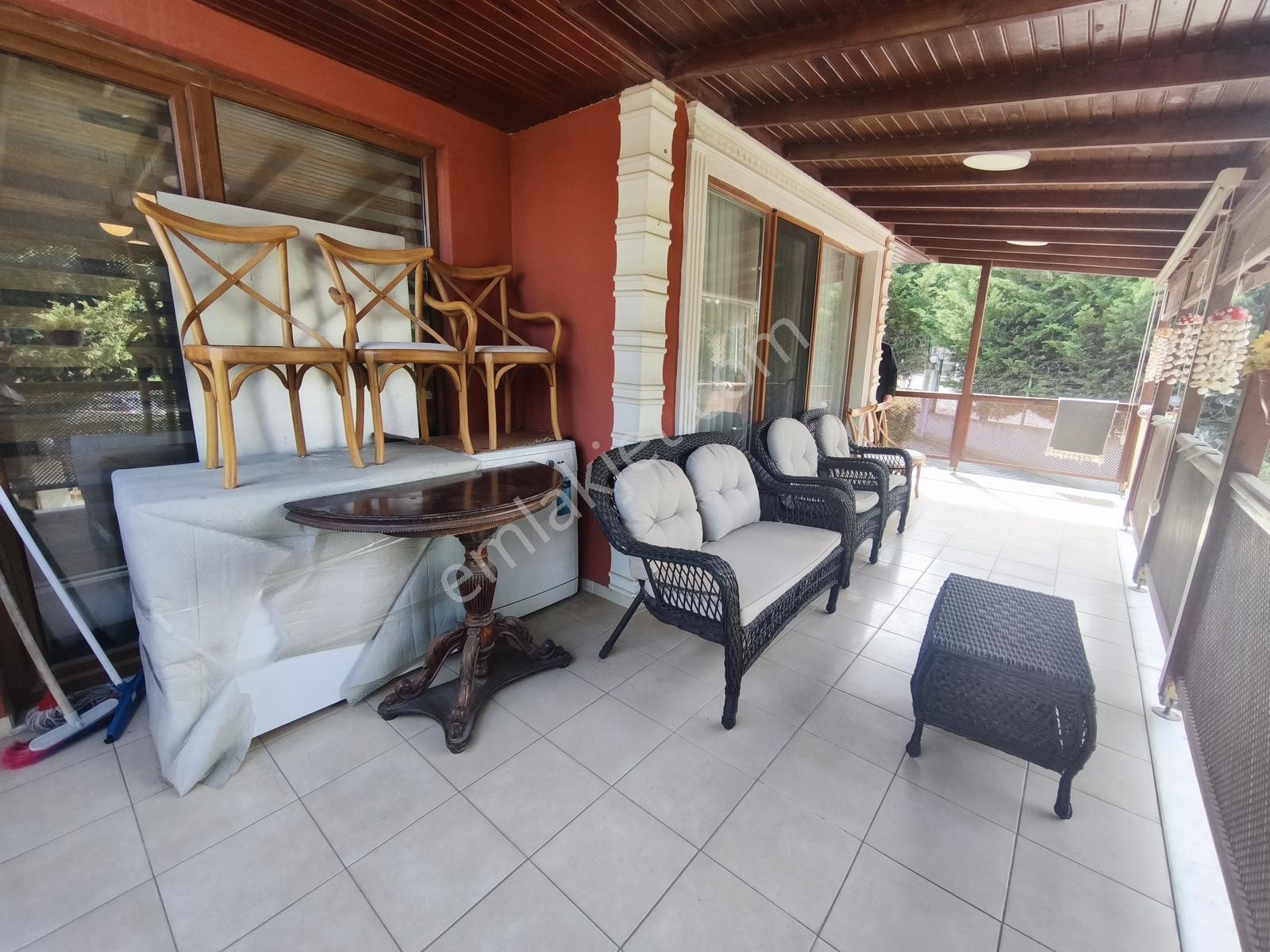 Şile'de Havuzlu Butik Sitede Müstakil Satılık 4+2 Villa - Görsel 23