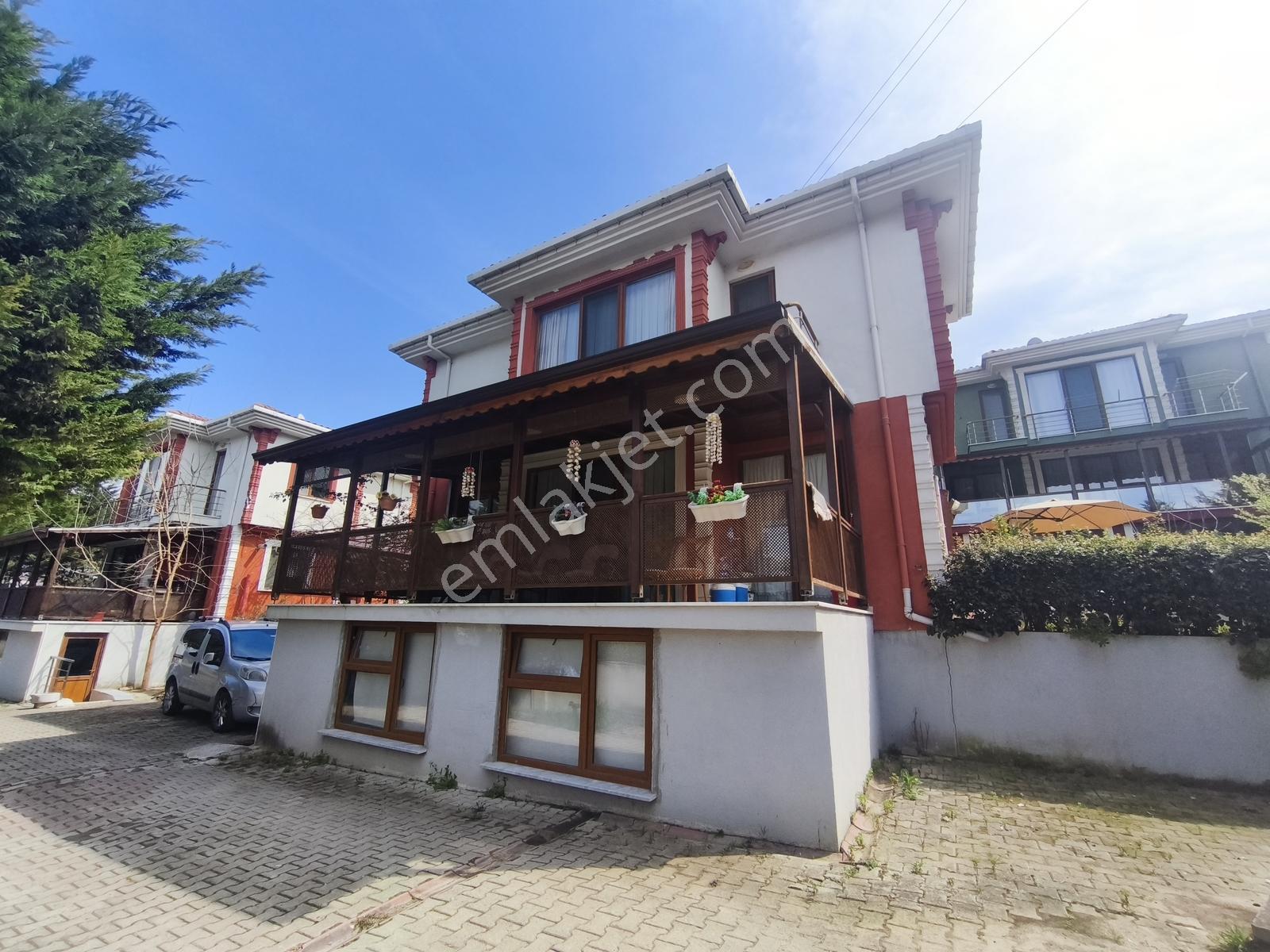 Şile'de Havuzlu Butik Sitede Müstakil Satılık 4+2 Villa - Görsel 5