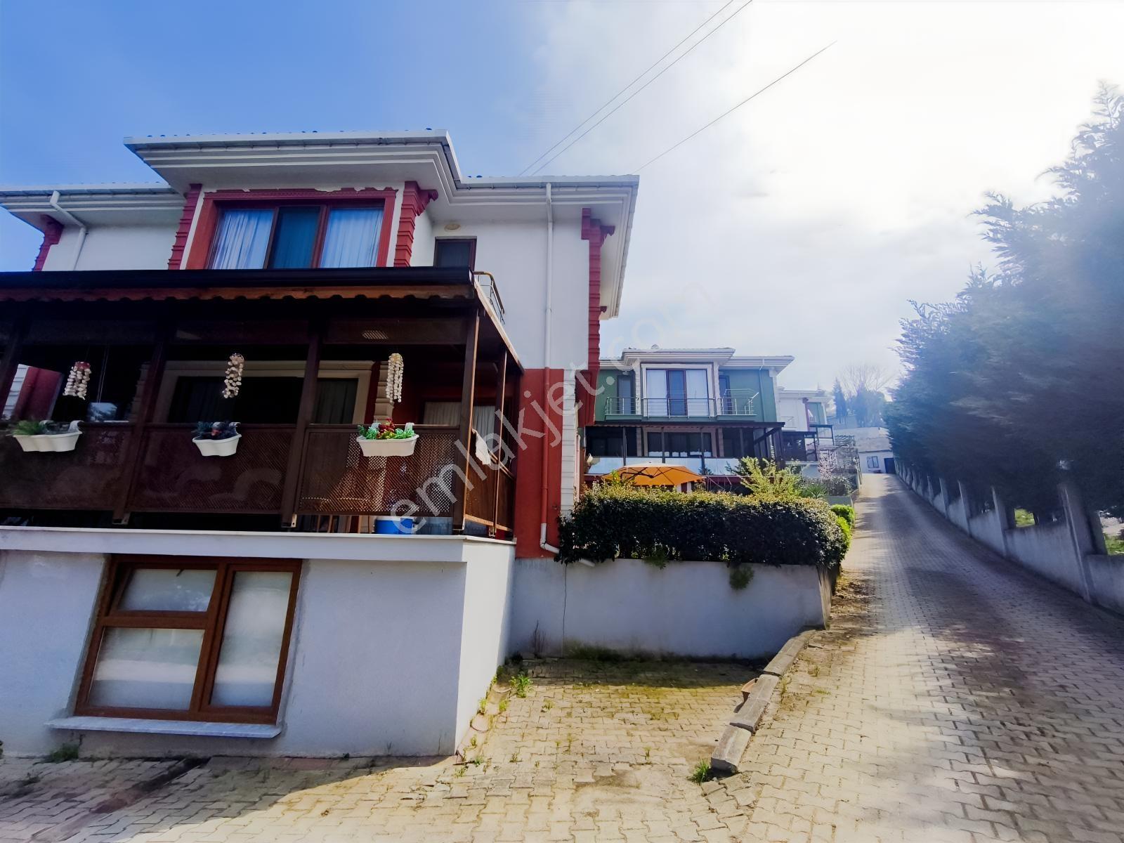 Şile'de Havuzlu Butik Sitede Müstakil Satılık 4+2 Villa - Görsel 33
