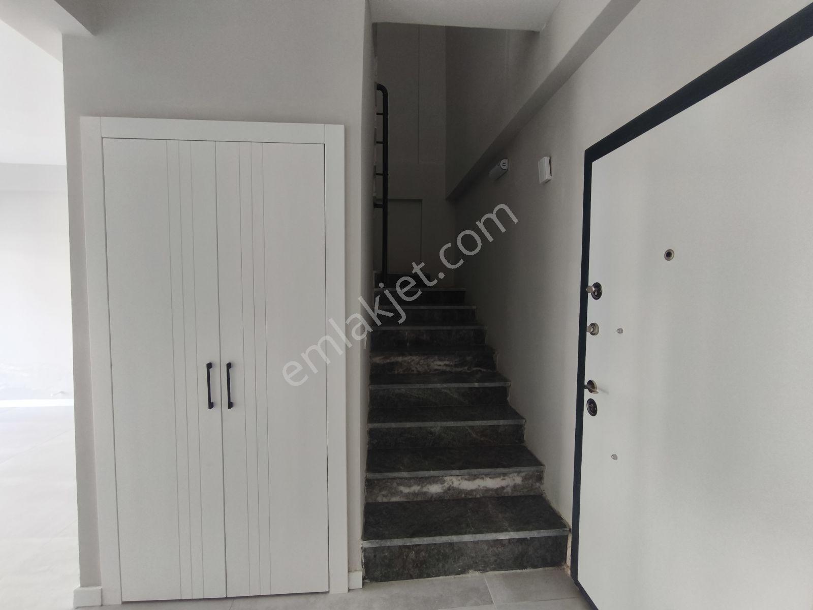 Ayvalık Altınovada Havuzlu Sitede 2+1 Sıfır Villa - Görsel 15