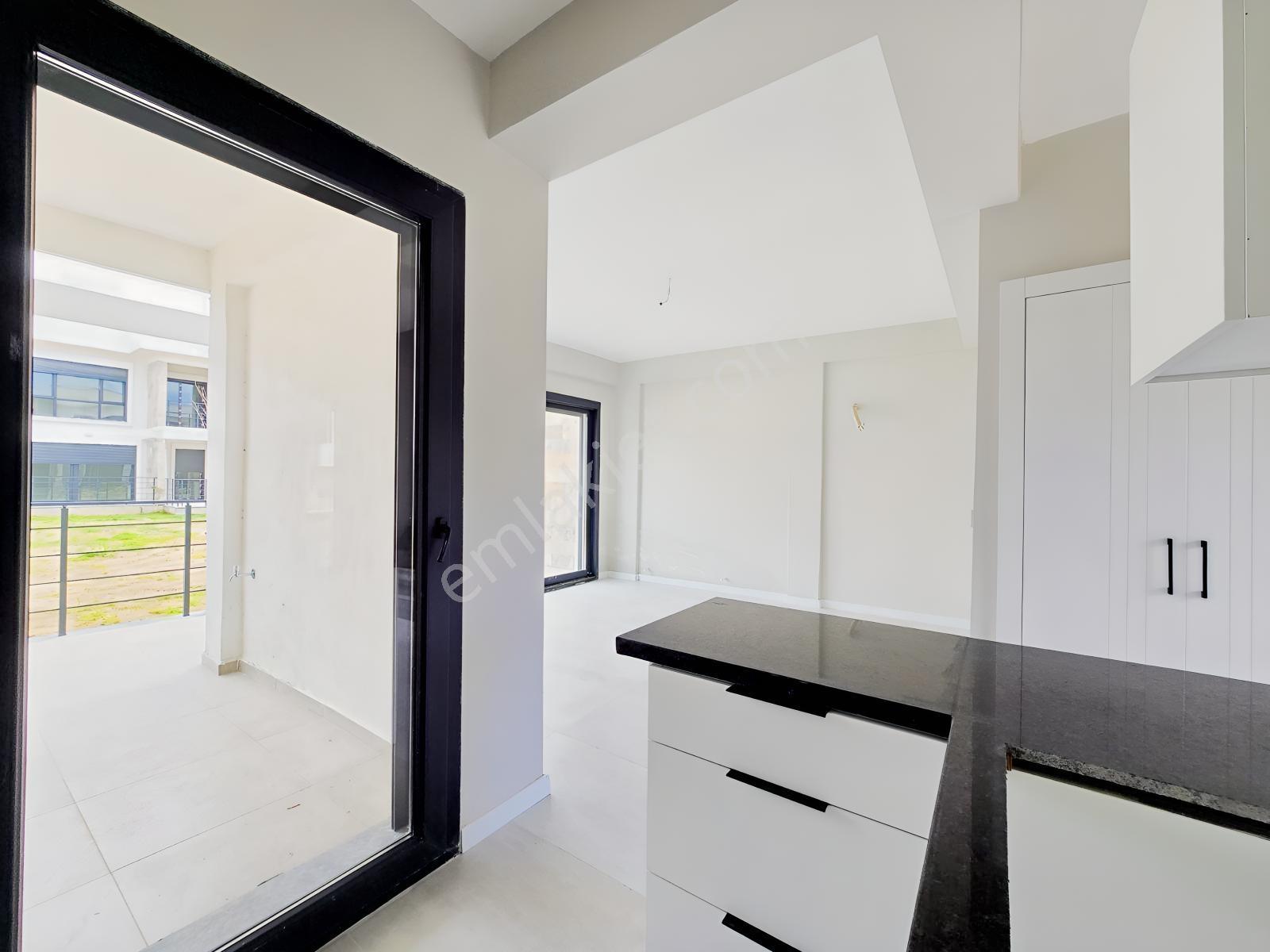Ayvalık Altınovada Havuzlu Sitede 2+1 Sıfır Villa - Görsel 9