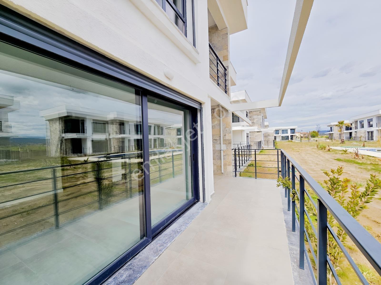 Ayvalık Altınovada Havuzlu Sitede 2+1 Sıfır Villa - Görsel 18