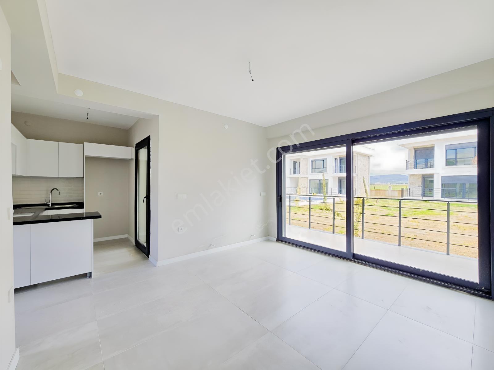 Ayvalık Altınovada Havuzlu Sitede 2+1 Sıfır Villa - Görsel 7