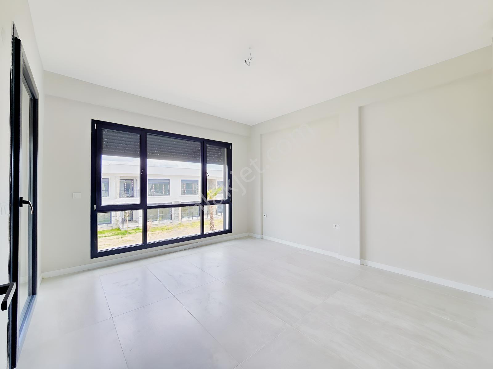 Ayvalık Altınovada Havuzlu Sitede 2+1 Sıfır Villa - Görsel 19